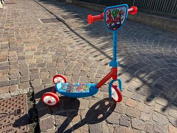 Monopattino bimbi Avengers