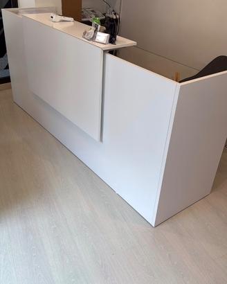 Bancone Reception