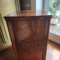 Mobile con macchina per cucire