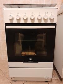 Cucina gas con forno elettrico Electrolux