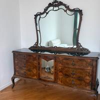 Mobile da camera con specchio stile classico