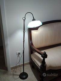 Piantana antica con plafoniera