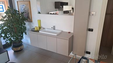 Mobile Bagno completo . mobile specchio ,vasca lav