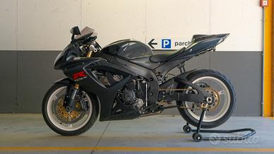 Suzuki gsxr 600 k7