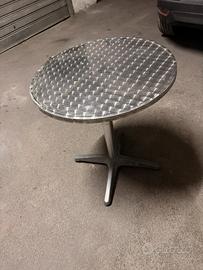Tavolino da esterno metallico