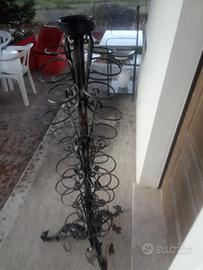 piedistallo in ferro battuto portabottiglie 