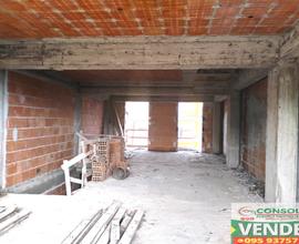 Villetta in fase di costruzione a Fiumefreddo