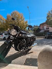 Moto Guzzi V7 II Stone
