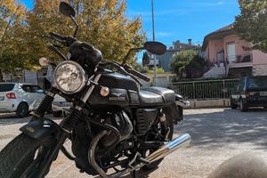 Moto Guzzi V7 II Stone