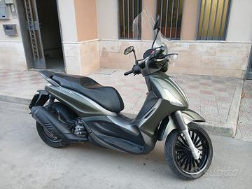 BEVERLY 300 CON ABS  ANNO 2020 