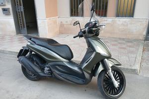 BEVERLY 300 CON ABS  ANNO 2020 
