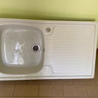 Lavabo in ceramica