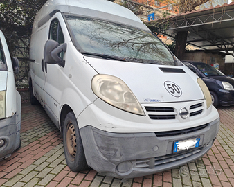 Nissan primastar km 110. 00 benzina gpl