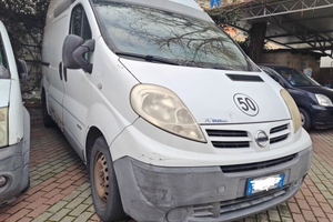 Nissan primastar km 110. 00 benzina gpl