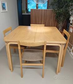 Tavolo quadrato in frassino con 4 sed