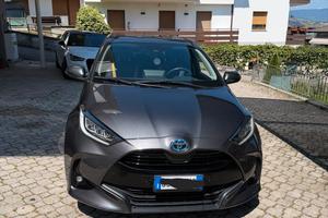 toyota yaris hybrid 