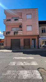 Guspini- Indipendente centralissima con box auto