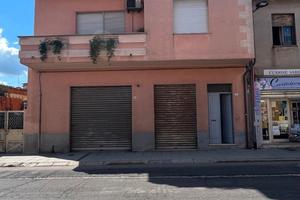 Guspini- Indipendente centralissima con box auto