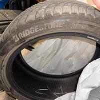 Gomme bridgeston blizzak 225-40-18