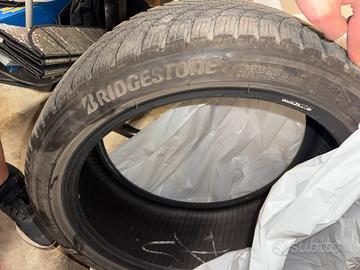 Gomme bridgeston blizzak 225-40-18