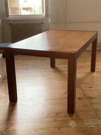 Tavolo in legno allungabile ideale per Taverna