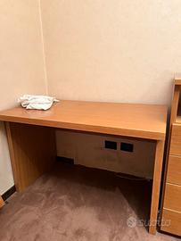 Scrivania in ciliegio