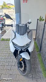 BMW 400 GT