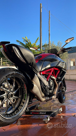 Ducati Diavel red carbon 1200