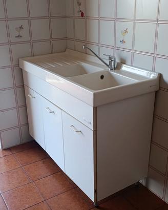 lavandino con mobile, bianco ceramica tre ante 