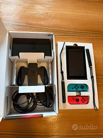 Nintendo Switch 1 blu e rossa
