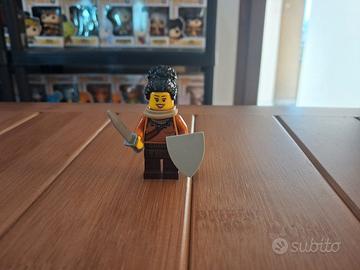 Lego minifigure donna vichingo