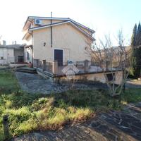 PORZIONE DI BIFAMILIARE A CASTELNUOVO DI FARFA