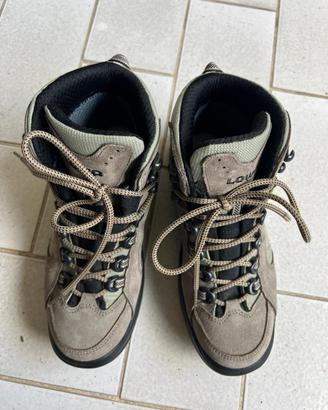 Scarponcini trekking LOWA alti mid suola Vibram