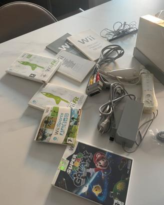 Nintendo Wii con Wii Balance e 3 giochi