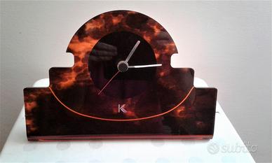 Orologio da tavolo marchio "K" di Krizia