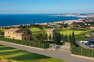 Appartamenti con giardino e vista mare