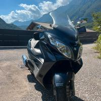 Suzuki burgman 400