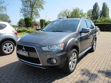 Mitsubishi Outlander 2.2 di-d Instyle 7P tc-sst -