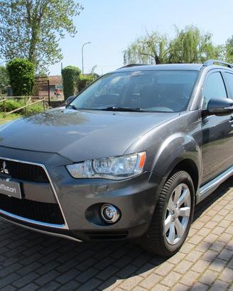 Mitsubishi Outlander 2.2 di-d Instyle 7P tc-sst -