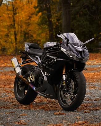 Triumph Daytona 675 meglio della R