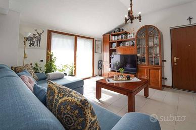 Appartamento di 131 m² con 4 locali e box auto dop