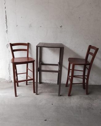 Set tavolo alto con 2 sgabelli in legno