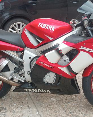 yamaha R6 2001