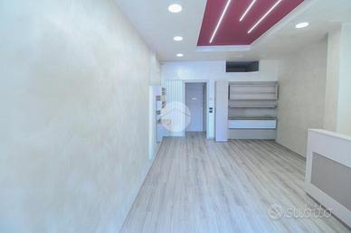 NEGOZIO A CARAVAGGIO