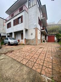 N 2 appartamenti più garage