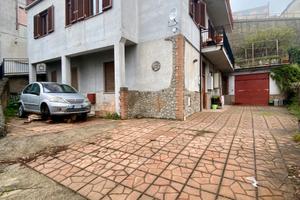 N 2 appartamenti più garage