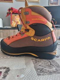scarpe da escursione  