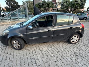 Renault clio 1.5 2011