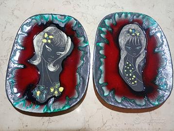 Coppia di piatti in ceramica smaltata anni '60