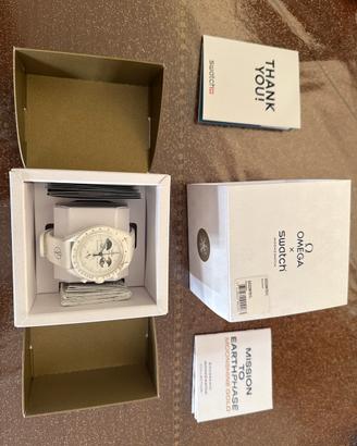 OMEGA x swatch MISSION TO EARTHPHASE